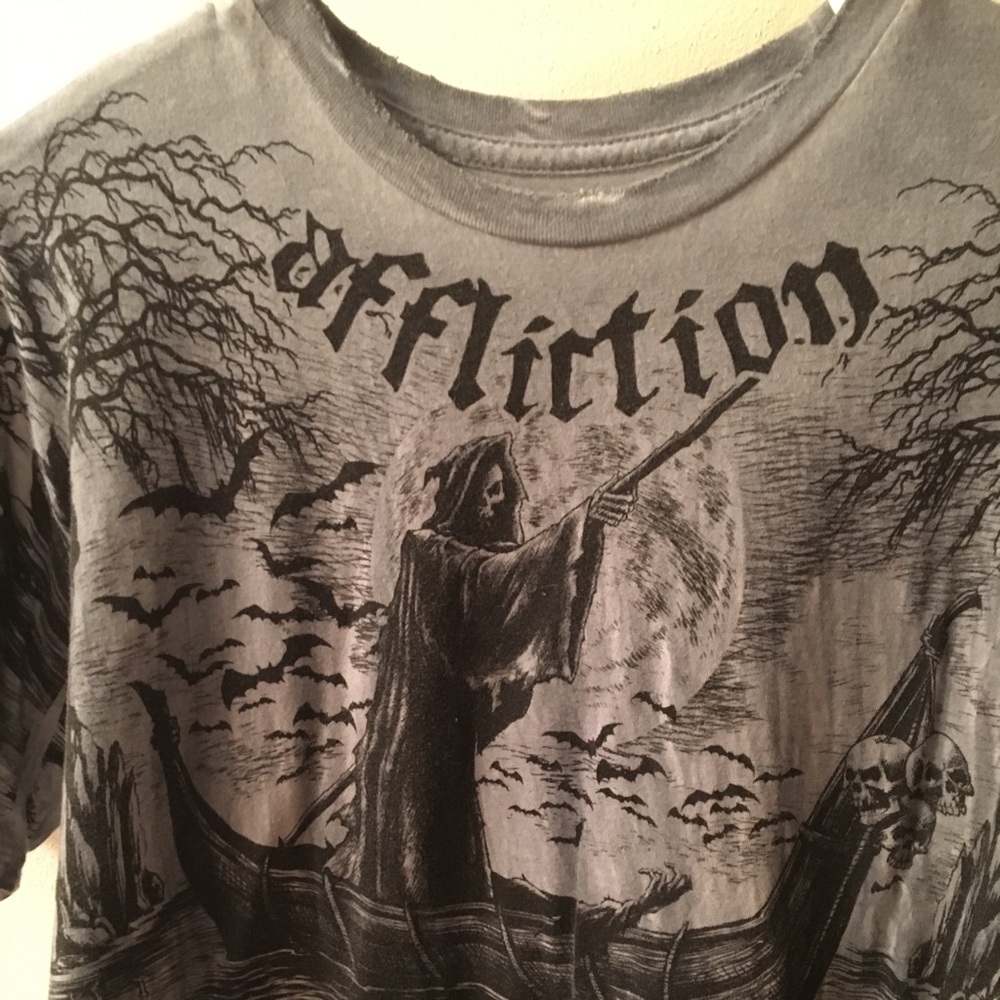 Men’s Affliction T-shirt medium